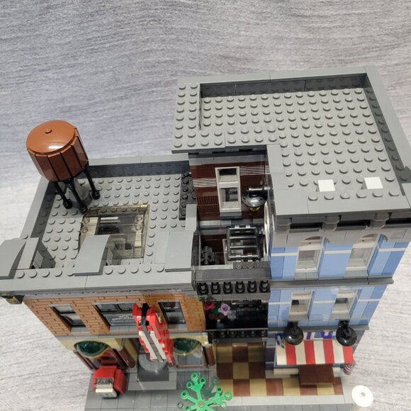 Lego Creator 10246 Detective's Office - Picture 16 of 16